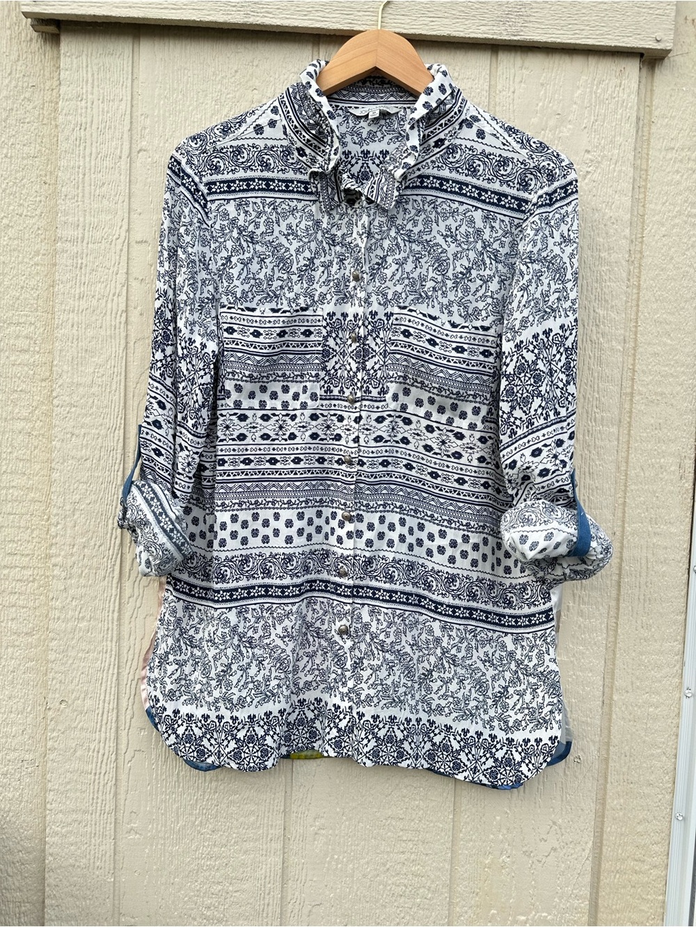 John Mark women’s M front Rayon&Back Polyester Floral Button-Down Blouse